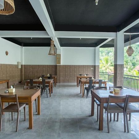 Hotel Bumi Aditya Сенггиги Экстерьер фото