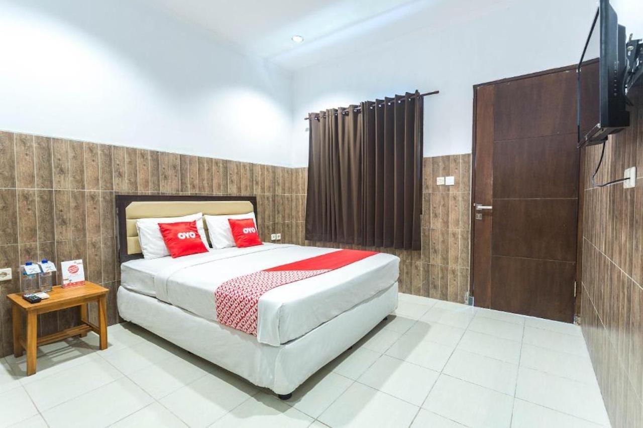 Hotel Bumi Aditya Сенггиги Экстерьер фото
