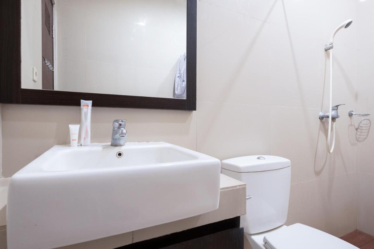 Hotel Bumi Aditya Сенггиги Экстерьер фото