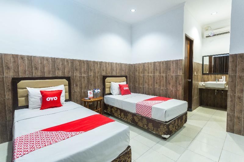 Hotel Bumi Aditya Сенггиги Экстерьер фото