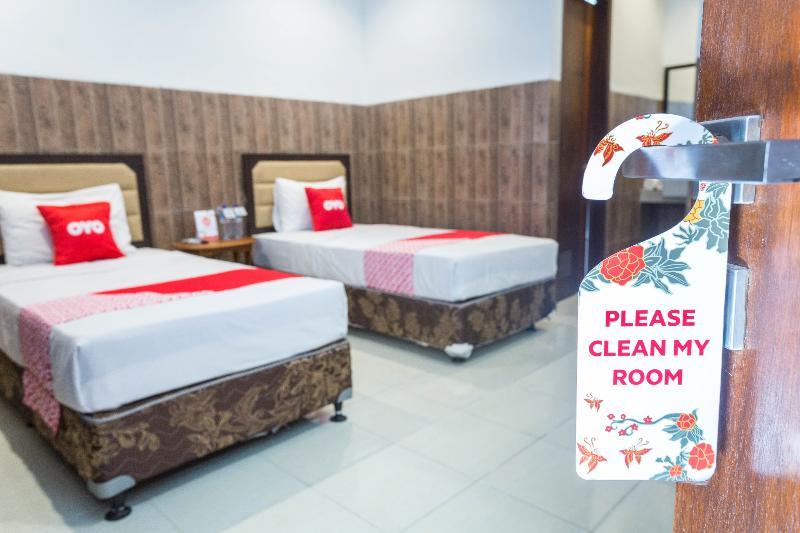 Hotel Bumi Aditya Сенггиги Экстерьер фото